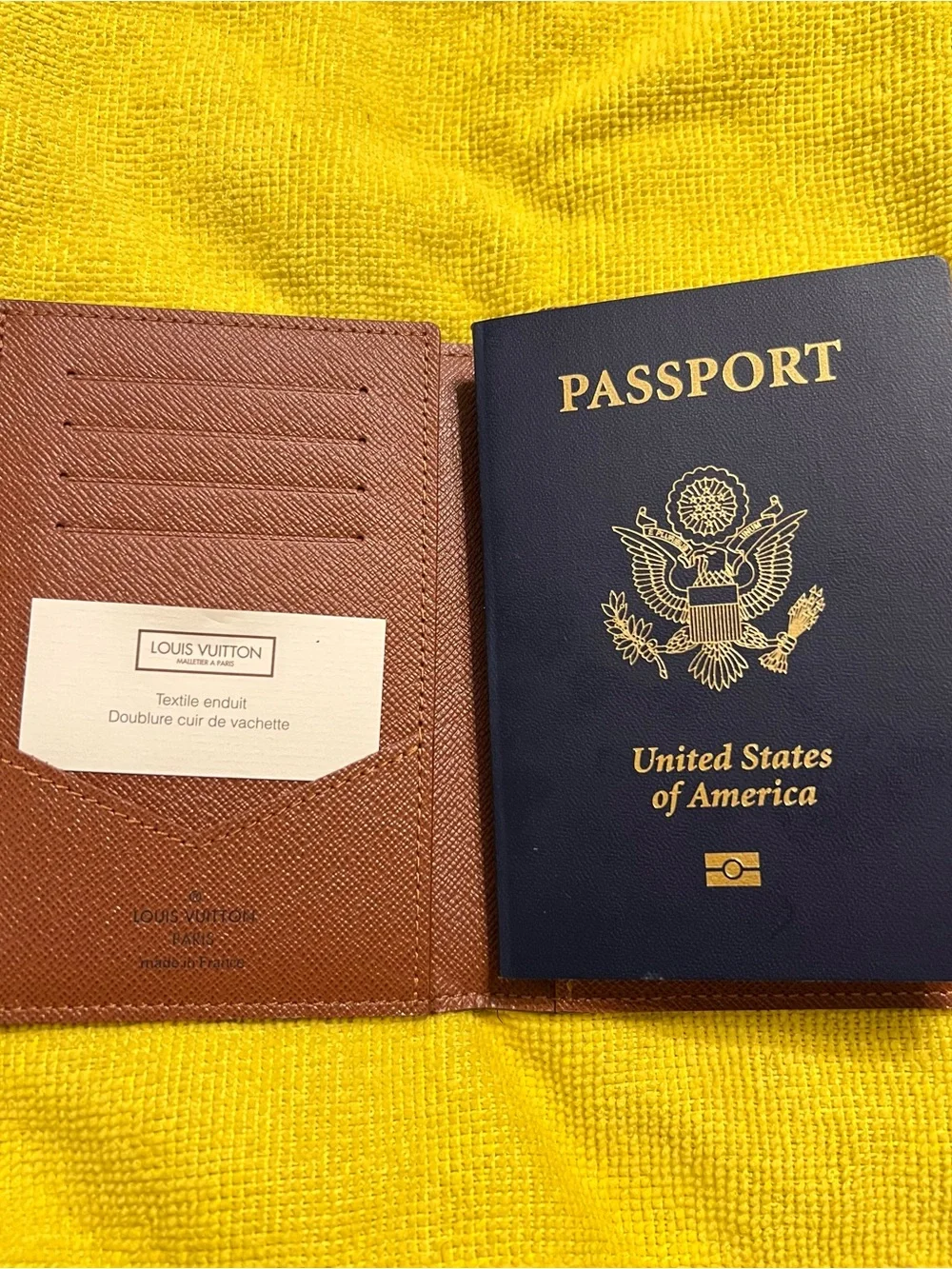 Louis Vuitton compact louis